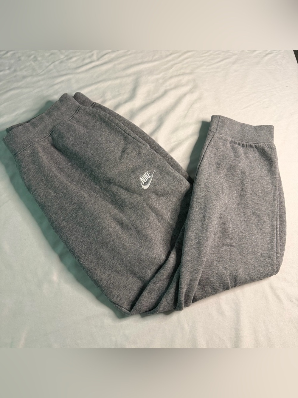 Nike Youth XL Gray Sportswear Fleece Jogger Lounge Sweatpants Embroidered Swoosh